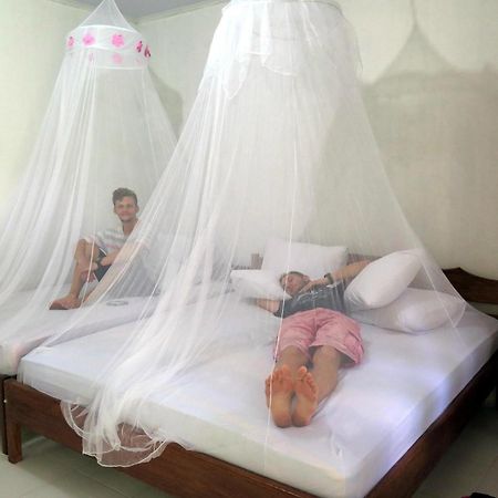 Tangkoko Macaca Hotel Rinondoran ภายนอก รูปภาพ